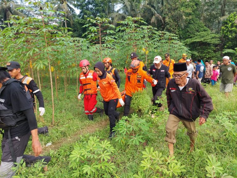 Satu Orang Bocah Korban Tenggelam di Sungai Cimandiri Sukabumi Berhasil Ditemukan Tim SAR