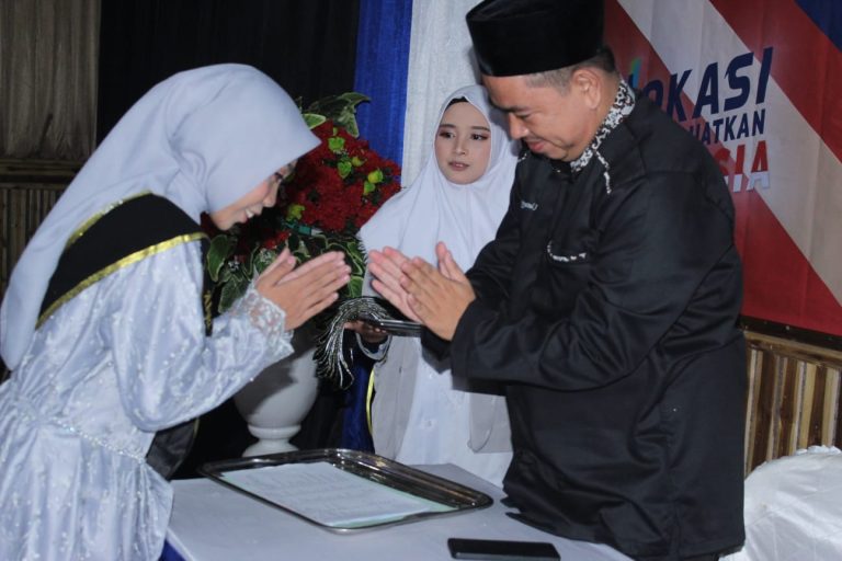 SMK Jam’iyyatul Aulad Palabuhanratu Gelar Perpisahan dengan Konsep Nyunda