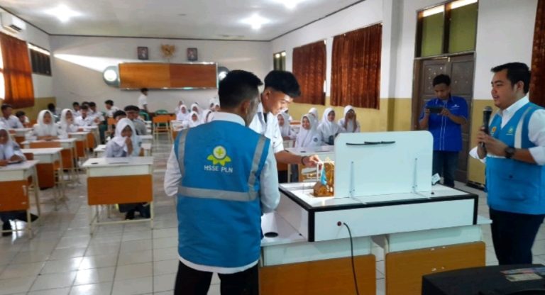 Sosialisasi dan Edukasi Ketenagalistrikan, UPT PLN Kunjungi SMA Negeri 1 Cikembar