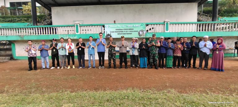 PT.GSI 2 Sukalarang Bagi-bagi Hewan Kurban Kepada Masyarakat Sekitar