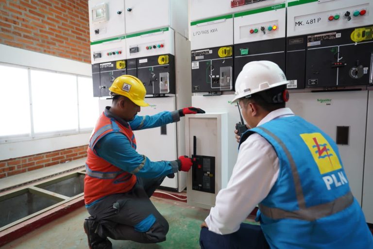 Peduli Pelanggan, PLN Cek kWh Meter Demi Keselamatan