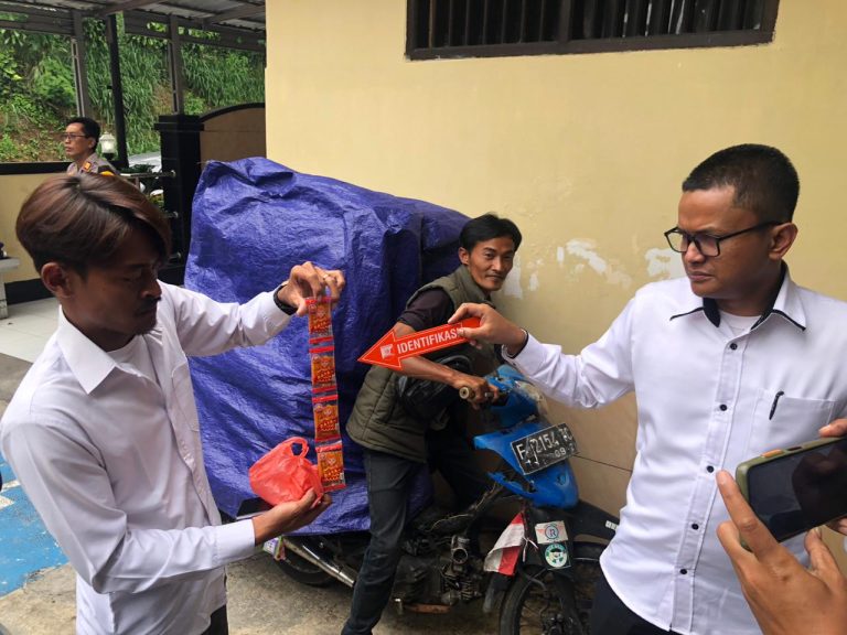 Diduga Konsumsi Jajanan Sekolah, Puluhan Siswa di Sukabumi Keracunan